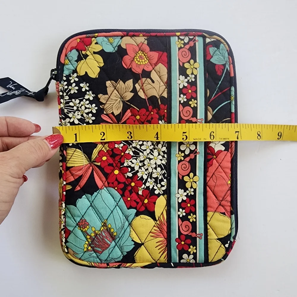 Vera Bradley Quilted Happy Snails Pattern Tablet Sleeve